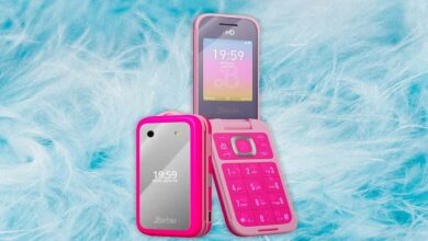 Hmd barbie flip phone